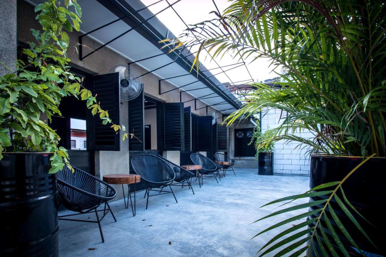The Brownstone Hostel & Space Ipoh Exterior foto